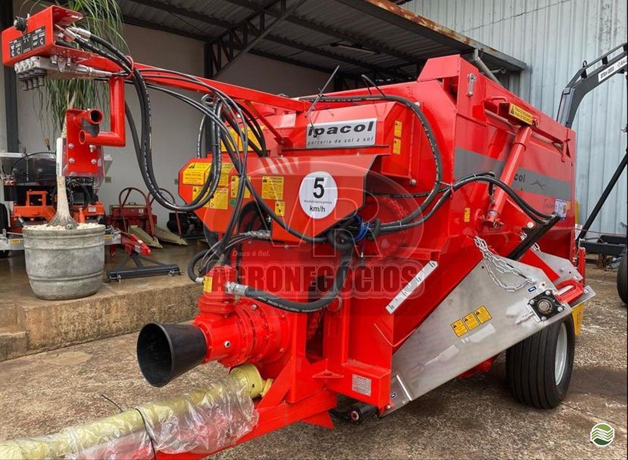 IMPLEMENTOS AGRICOLAS VAGAO FORRAGEIRO VAGÃO MISTURADOR AUTOCARREGÁVEL VR Agronegócios ARAXA MINAS GERAIS MG